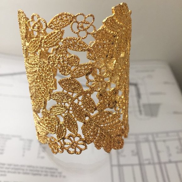 Stella & Dot Chantilly Lace Cuff (Gold) - Picture 3 of 4